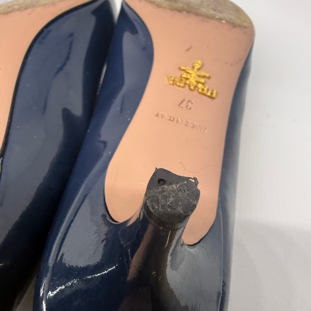 Prada Women's Elegant navy patent leather Heels - Picture 11 of 13